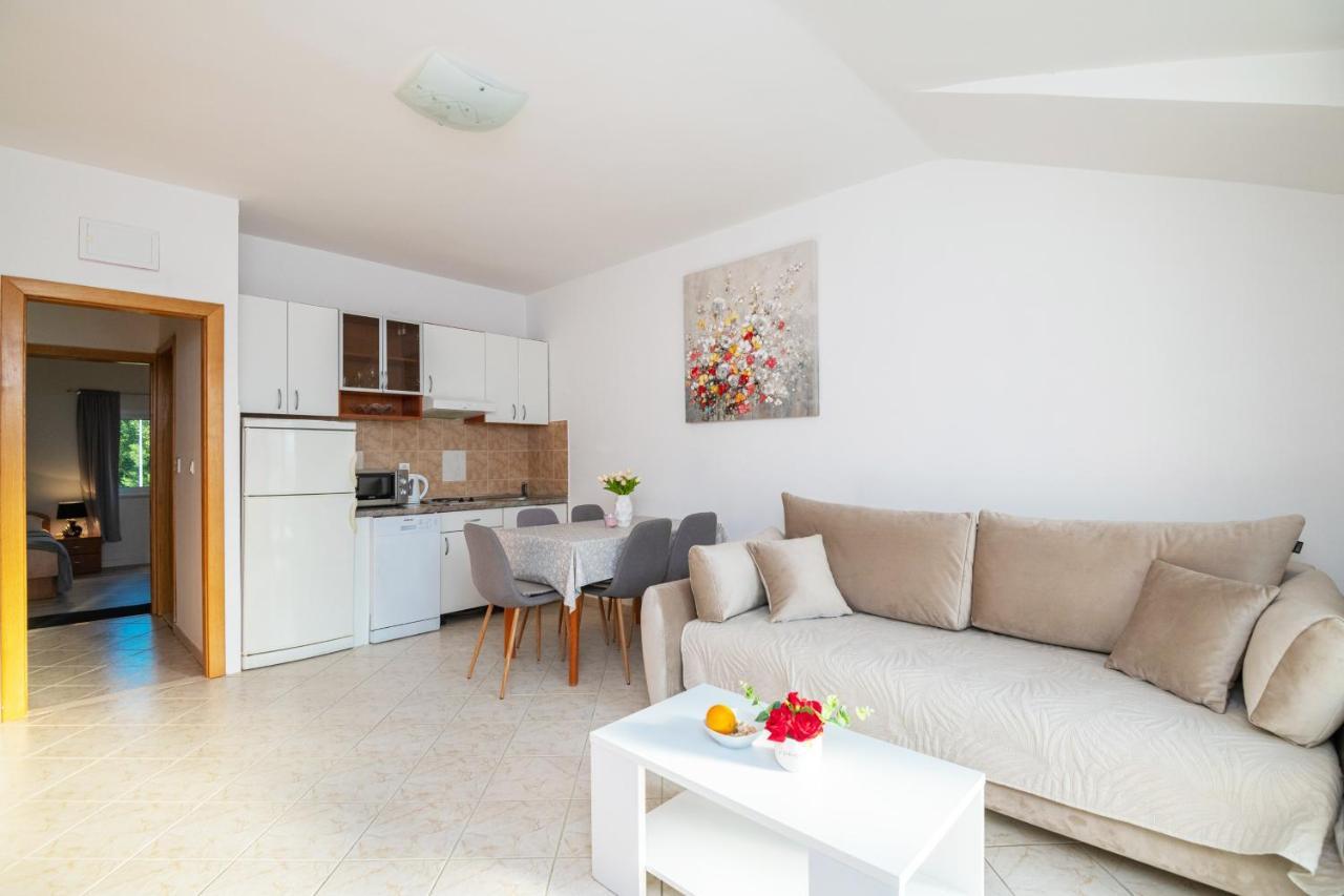 Apartments Dubelj Komolac Bagian luar foto