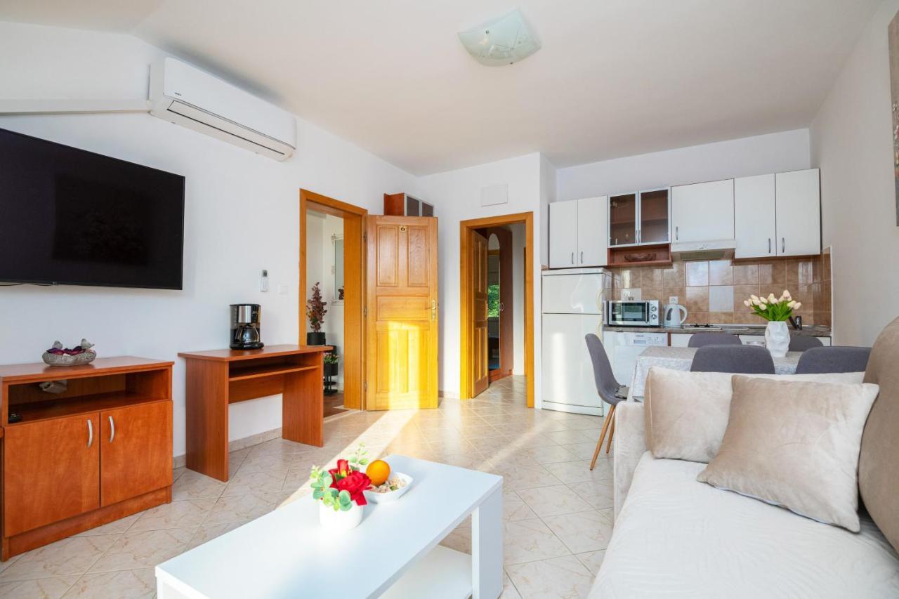 Apartments Dubelj Komolac Bagian luar foto
