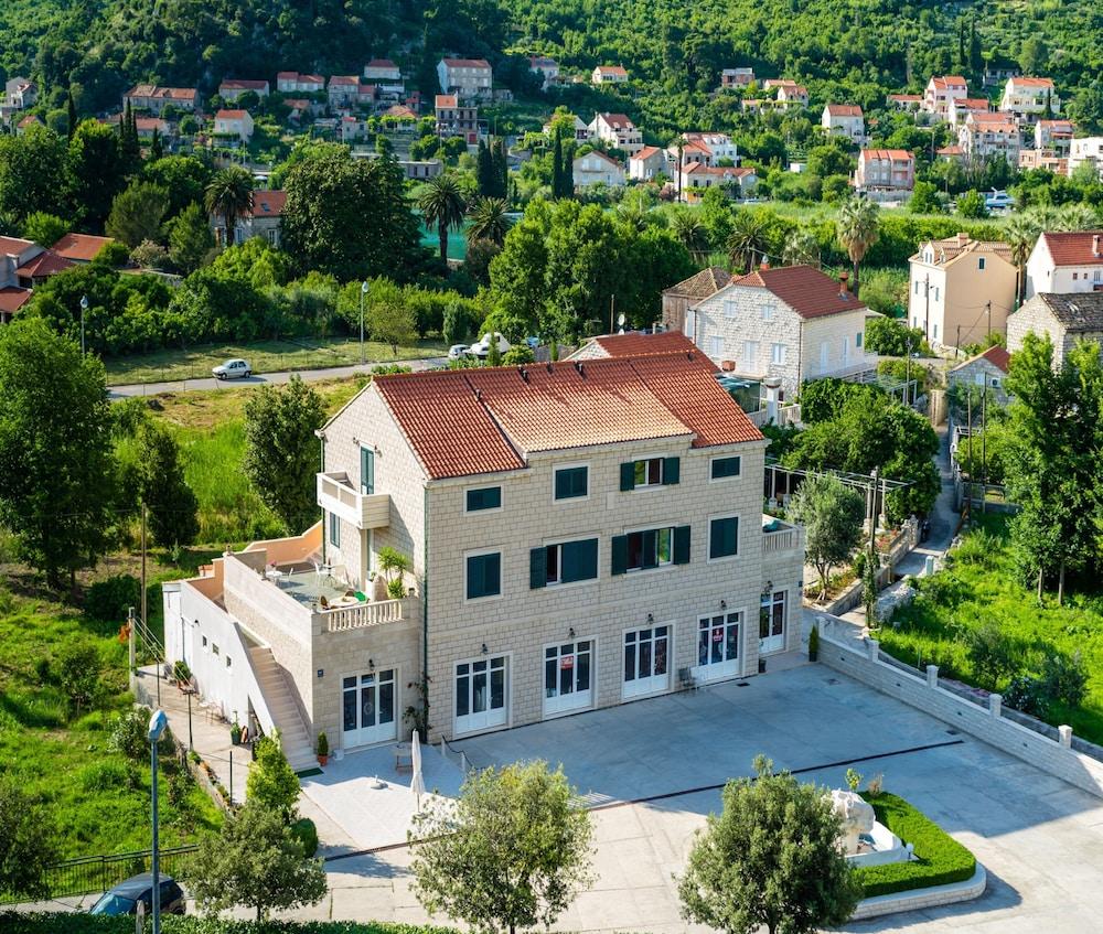 Apartments Dubelj Komolac Bagian luar foto
